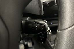 valkoinen Toyota Proace 2023 kuva 18.