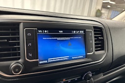 valkoinen Toyota Proace 2023 kuva 21.