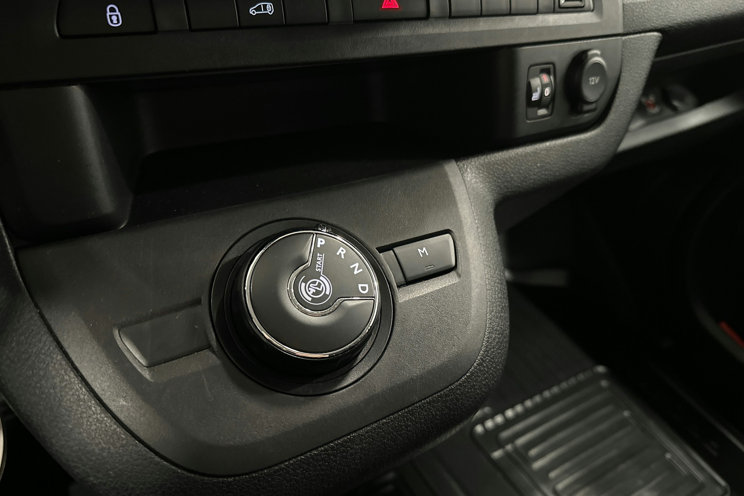 valkoinen Toyota Proace 2023 kuva 23.