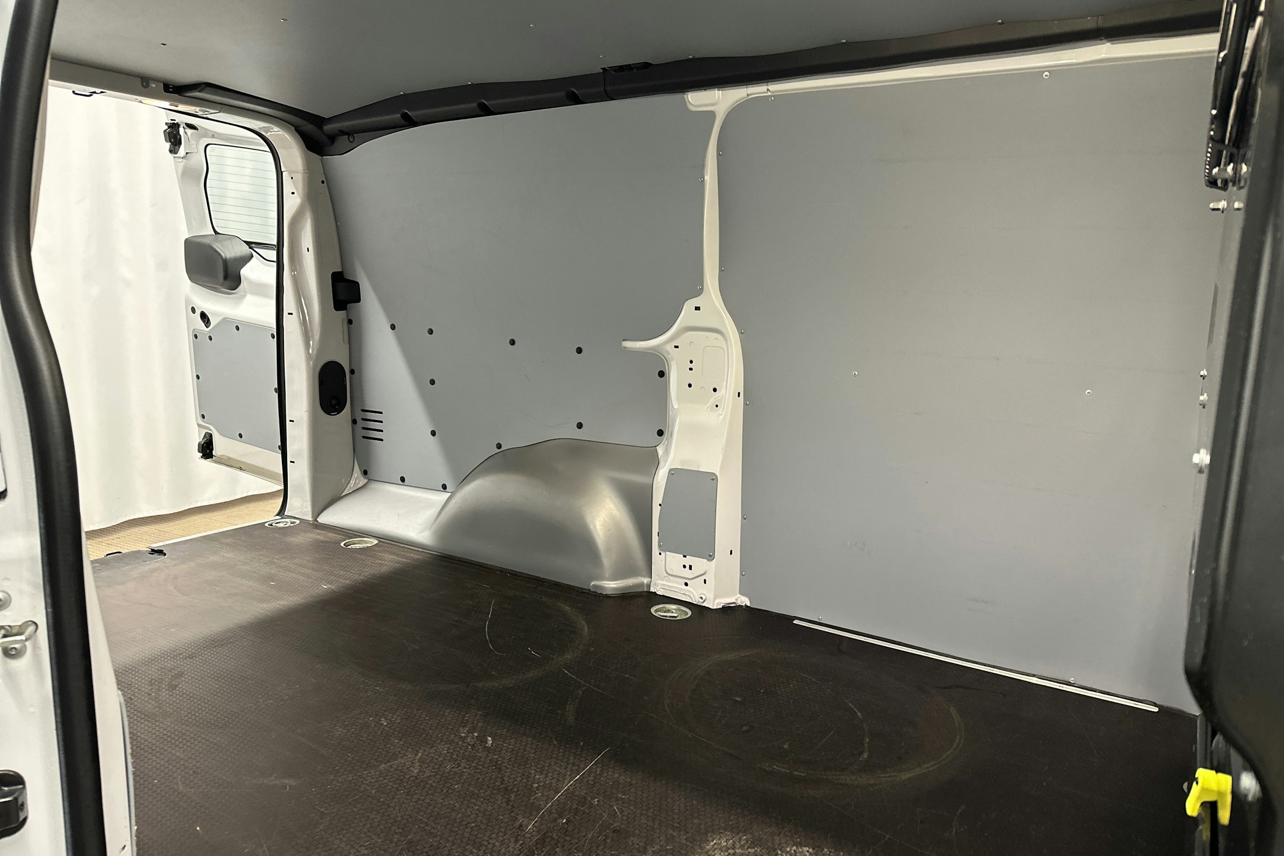 valkoinen Toyota Proace 2023 kuva 26.