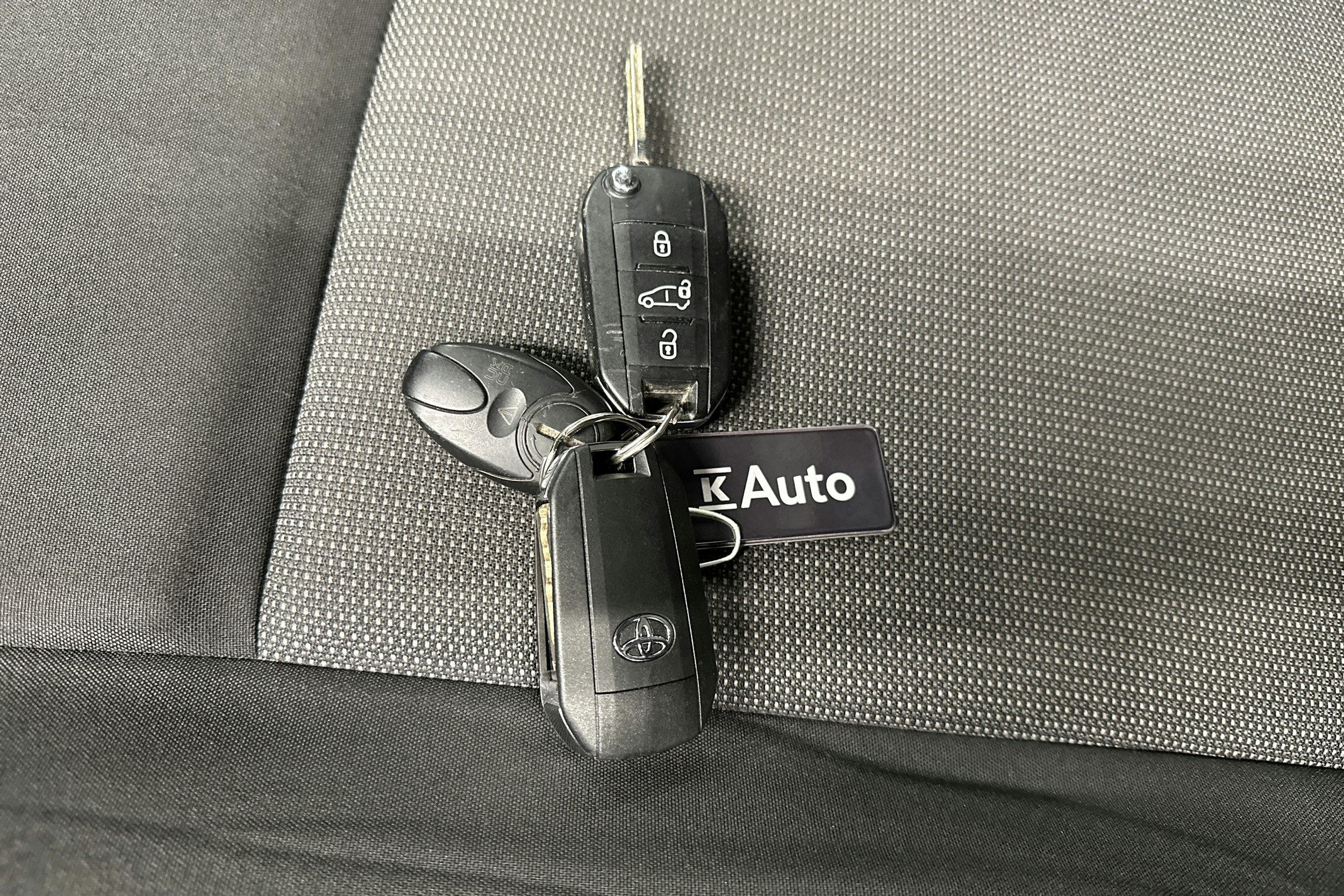 valkoinen Toyota Proace 2023 kuva 30.