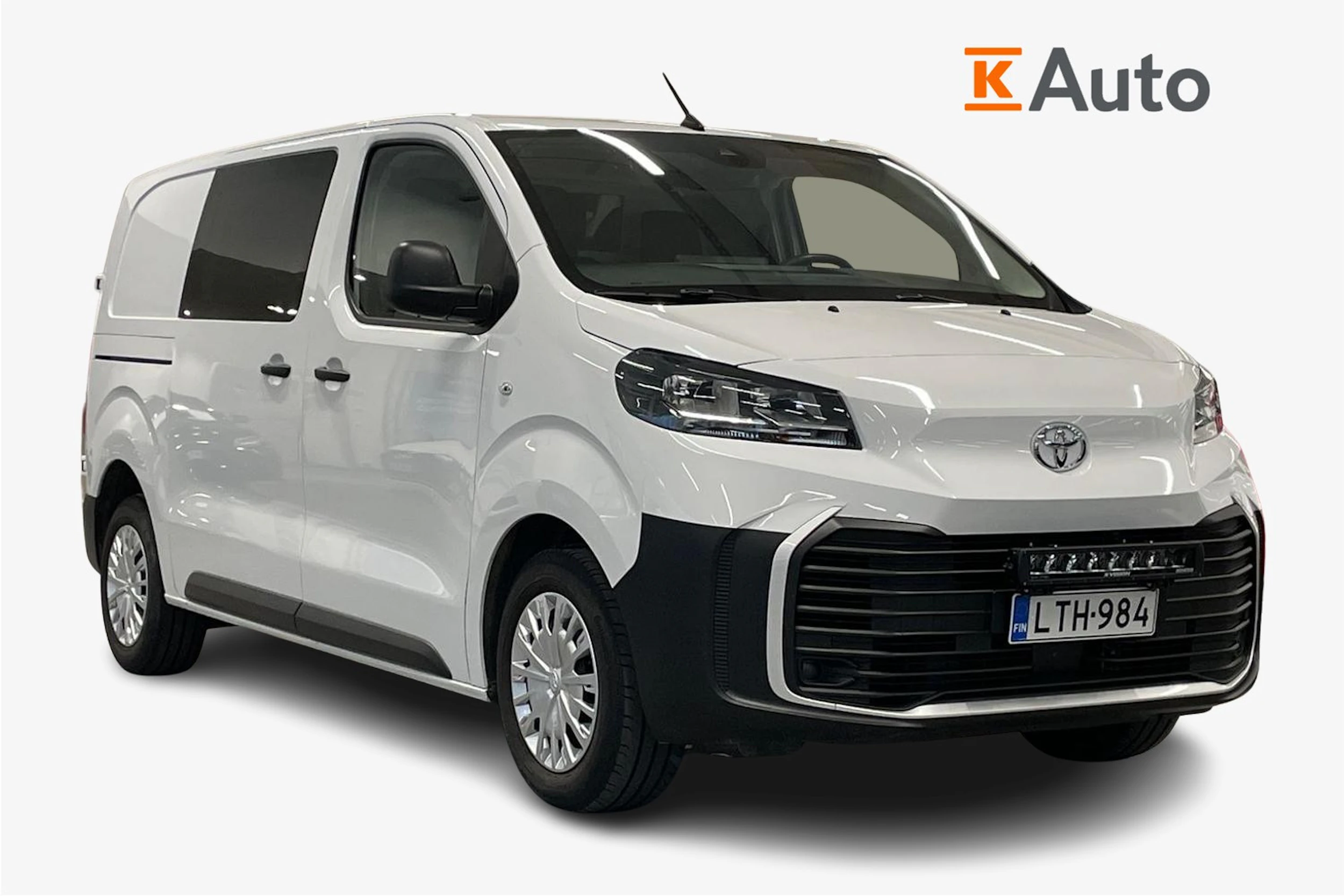 Valkoinen Toyota Proace 2024 kuva 1.