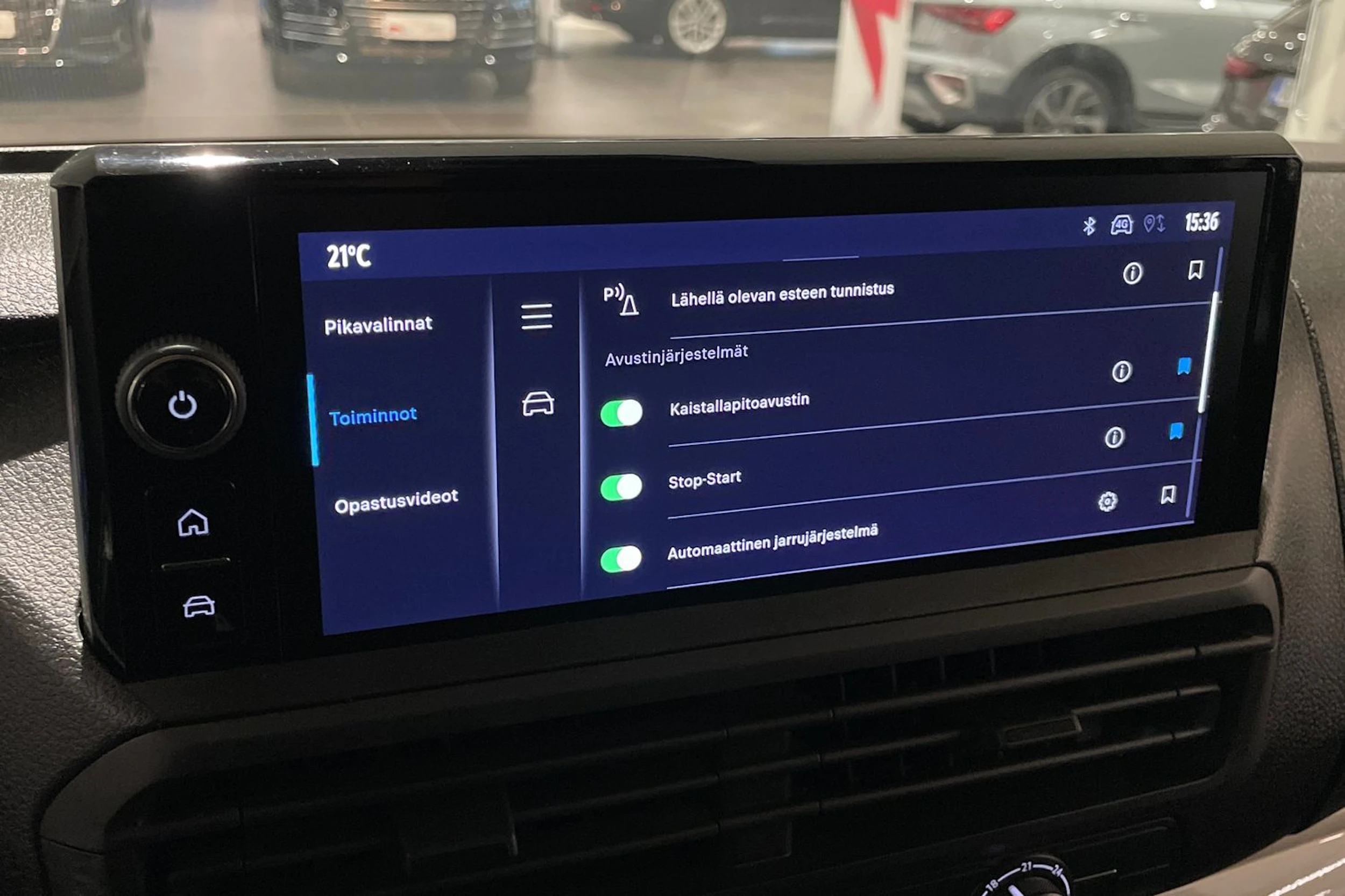 Valkoinen Toyota Proace 2024 kuva 15.