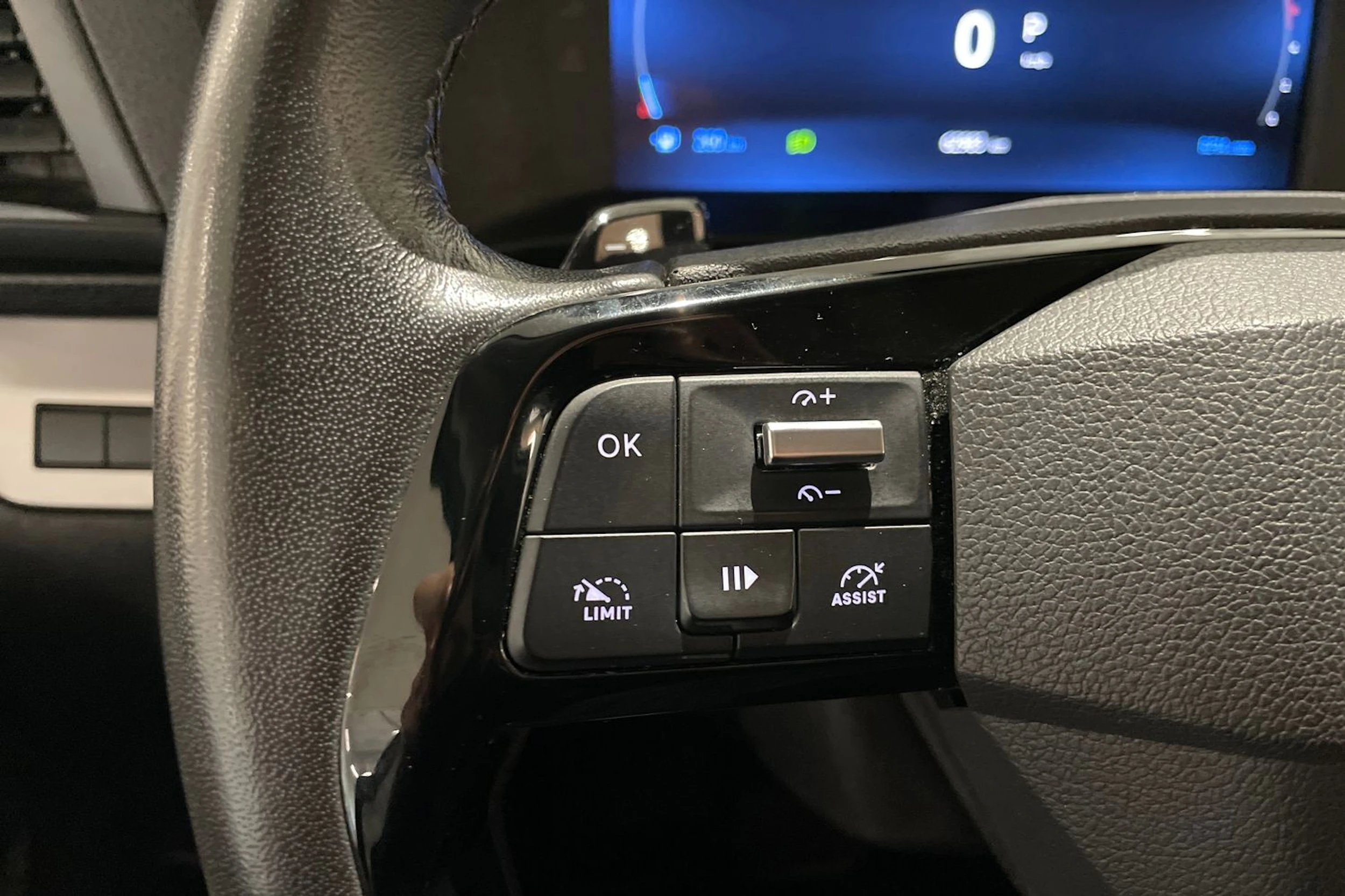 Valkoinen Toyota Proace 2024 kuva 19.