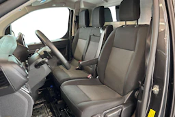 Harmaa Toyota Proace 2025 kuva 11.