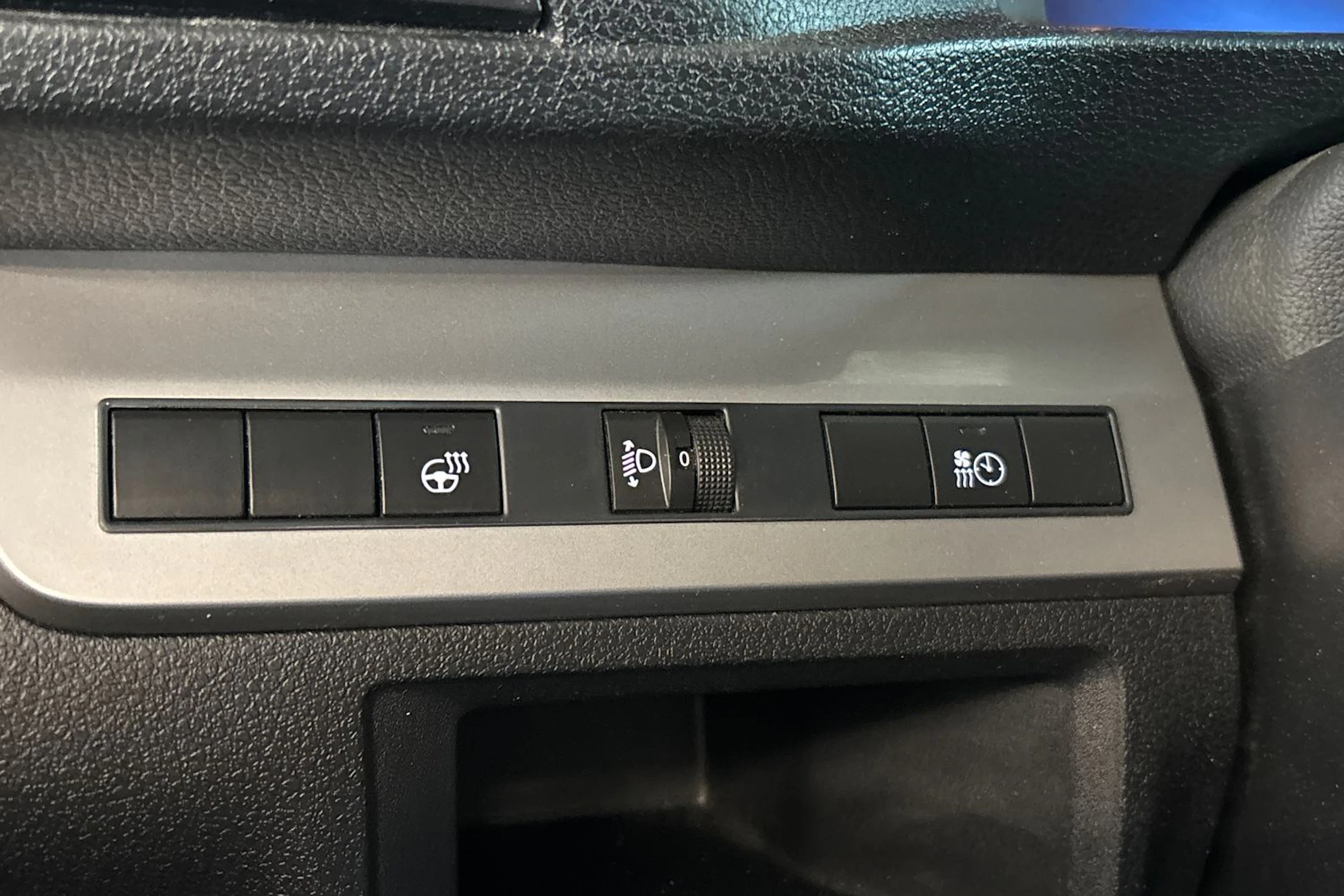 Harmaa Toyota Proace 2025 kuva 18.