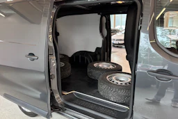 Harmaa Toyota Proace 2025 kuva 25.