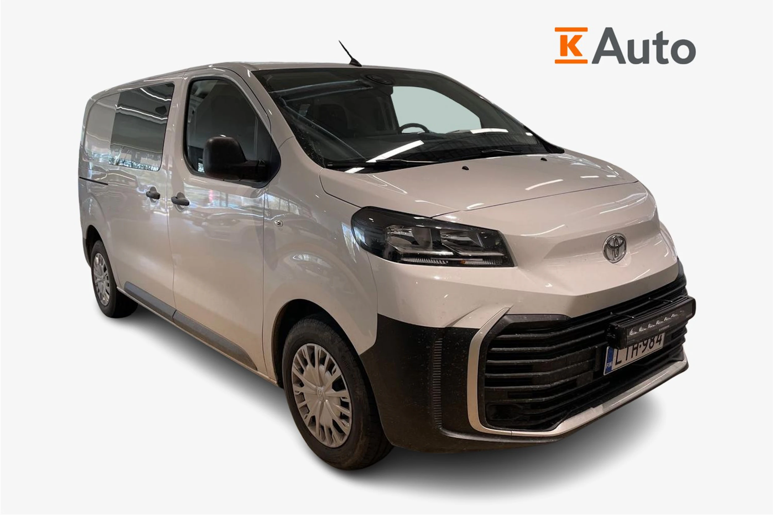 Valkoinen Toyota Proace 2025 kuva 1.