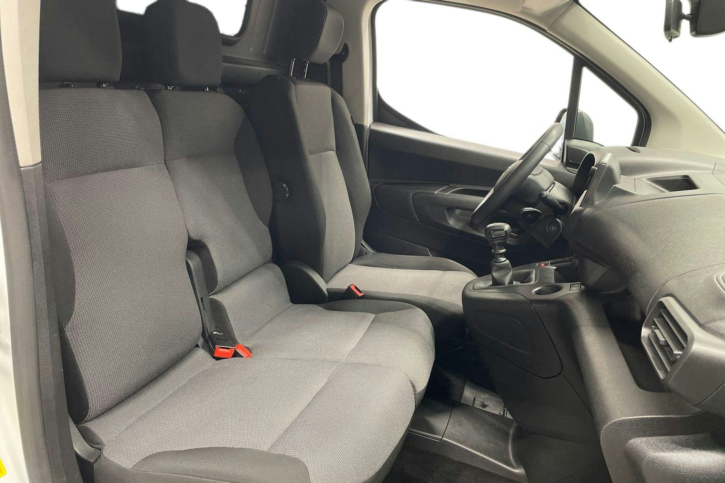 valkoinen Toyota Proace CITY 2020 kuva 10.