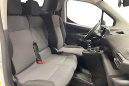 valkoinen Toyota Proace CITY 2020 kuva 10.