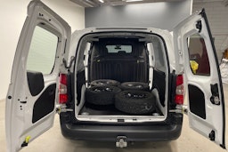 valkoinen Toyota Proace CITY 2020 kuva 17.