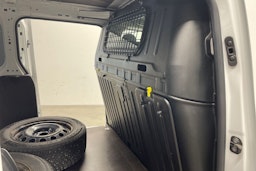 valkoinen Toyota Proace CITY 2020 kuva 18.