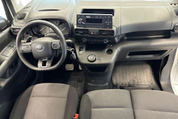 valkoinen Toyota Proace CITY 2021 kuva 9.