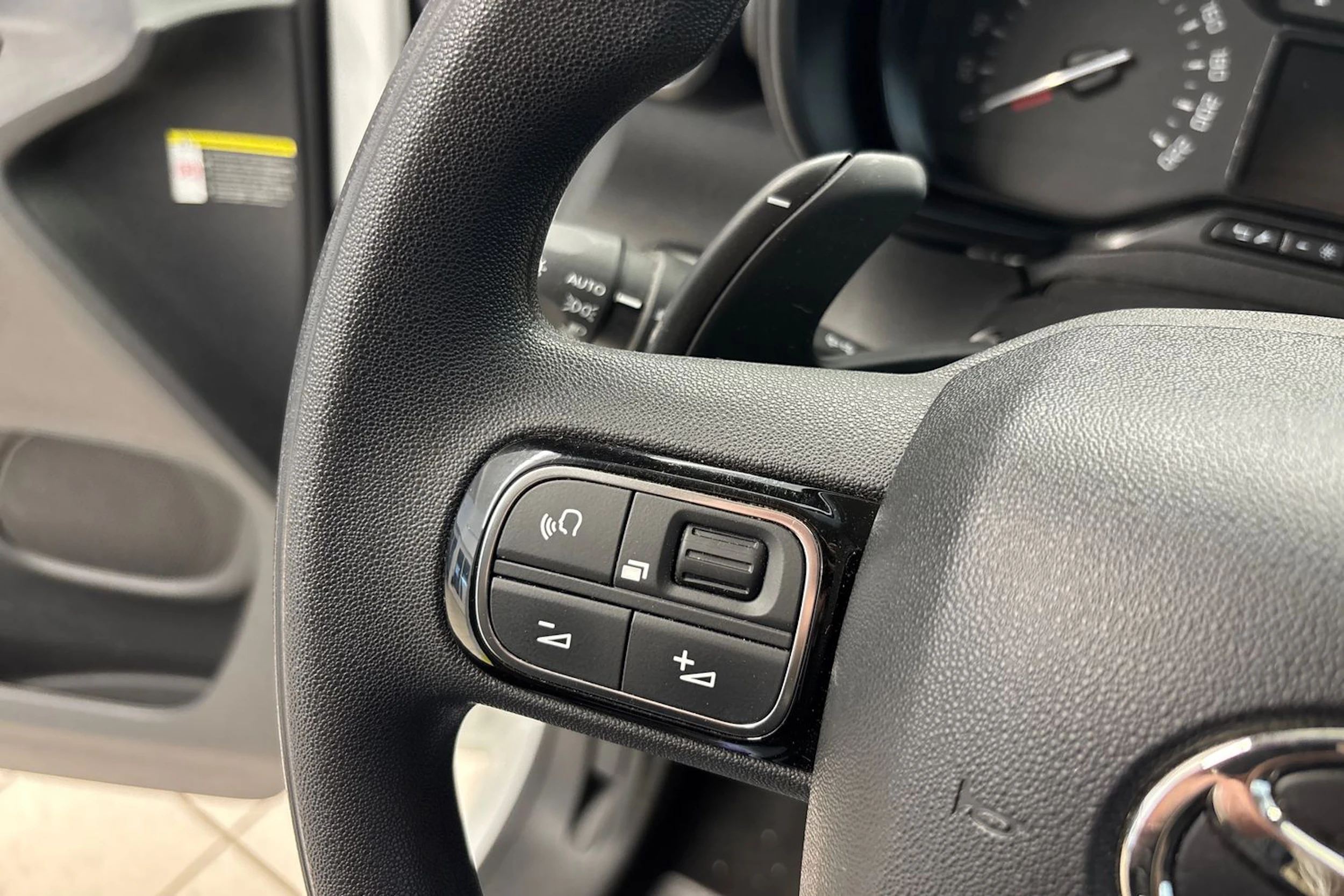valkoinen Toyota Proace CITY 2021 kuva 19.