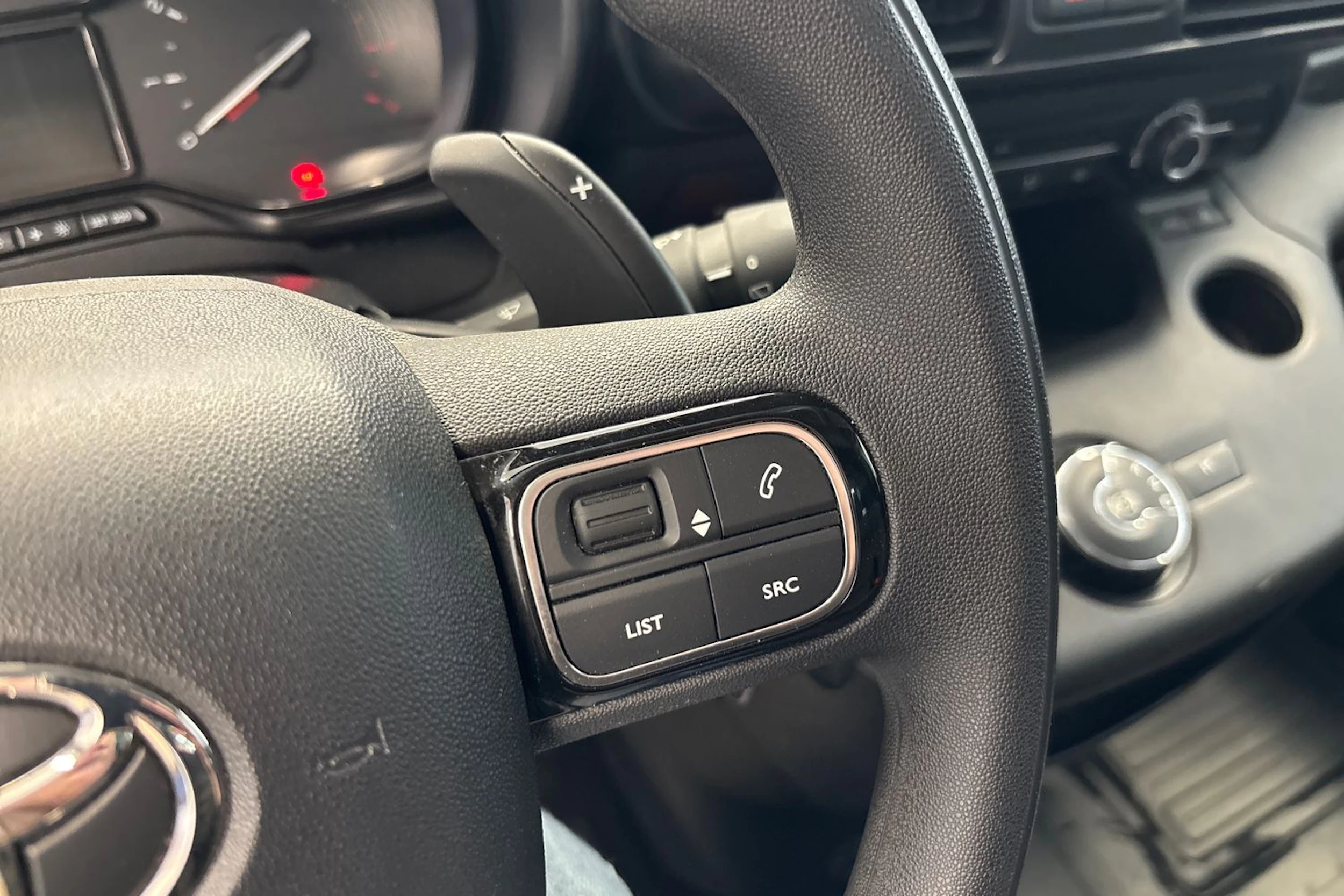 valkoinen Toyota Proace CITY 2021 kuva 20.