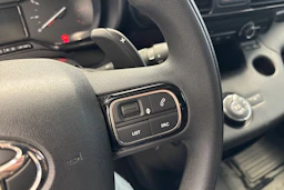 valkoinen Toyota Proace CITY 2021 kuva 20.