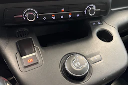 valkoinen Toyota Proace CITY 2021 kuva 24.