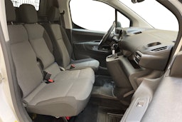 valkoinen Toyota Proace CITY 2022 kuva 10.