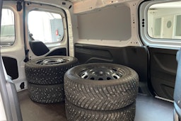 valkoinen Toyota Proace CITY 2022 kuva 16.