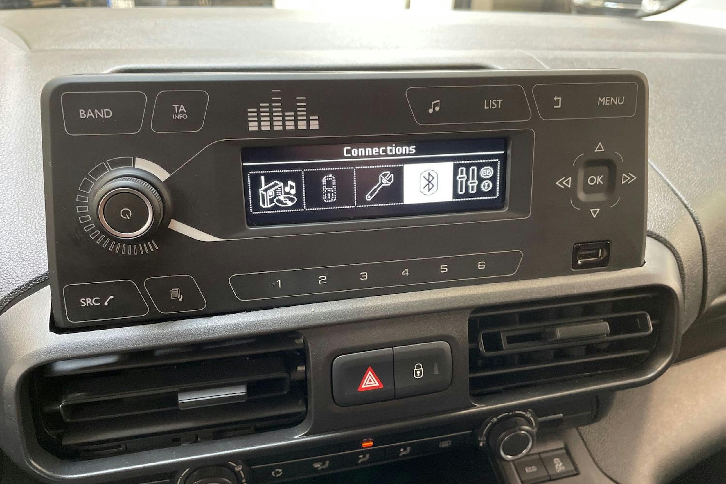 valkoinen Toyota Proace CITY 2022 kuva 30.