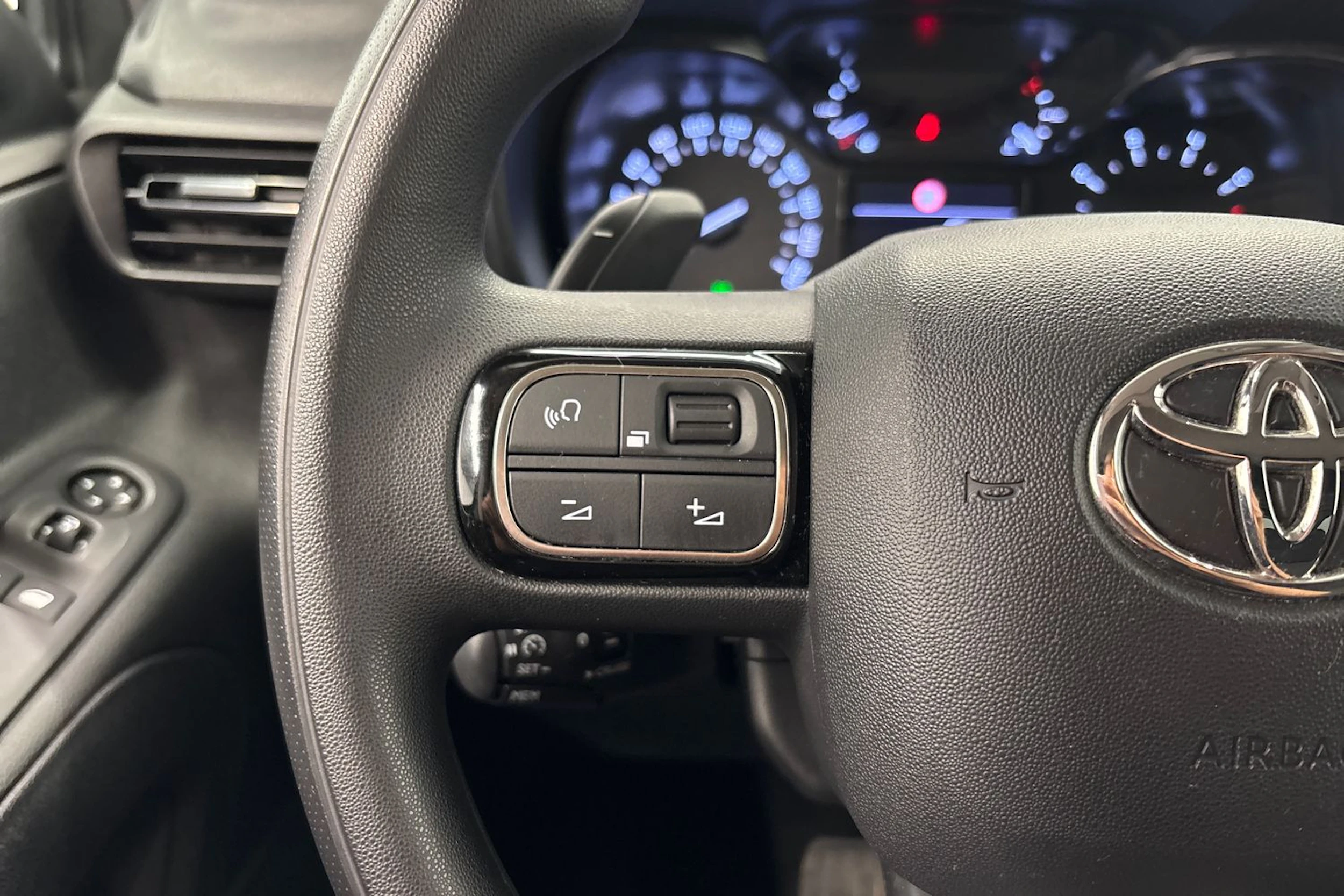 harmaa Toyota Proace CITY 2024 kuva 12.