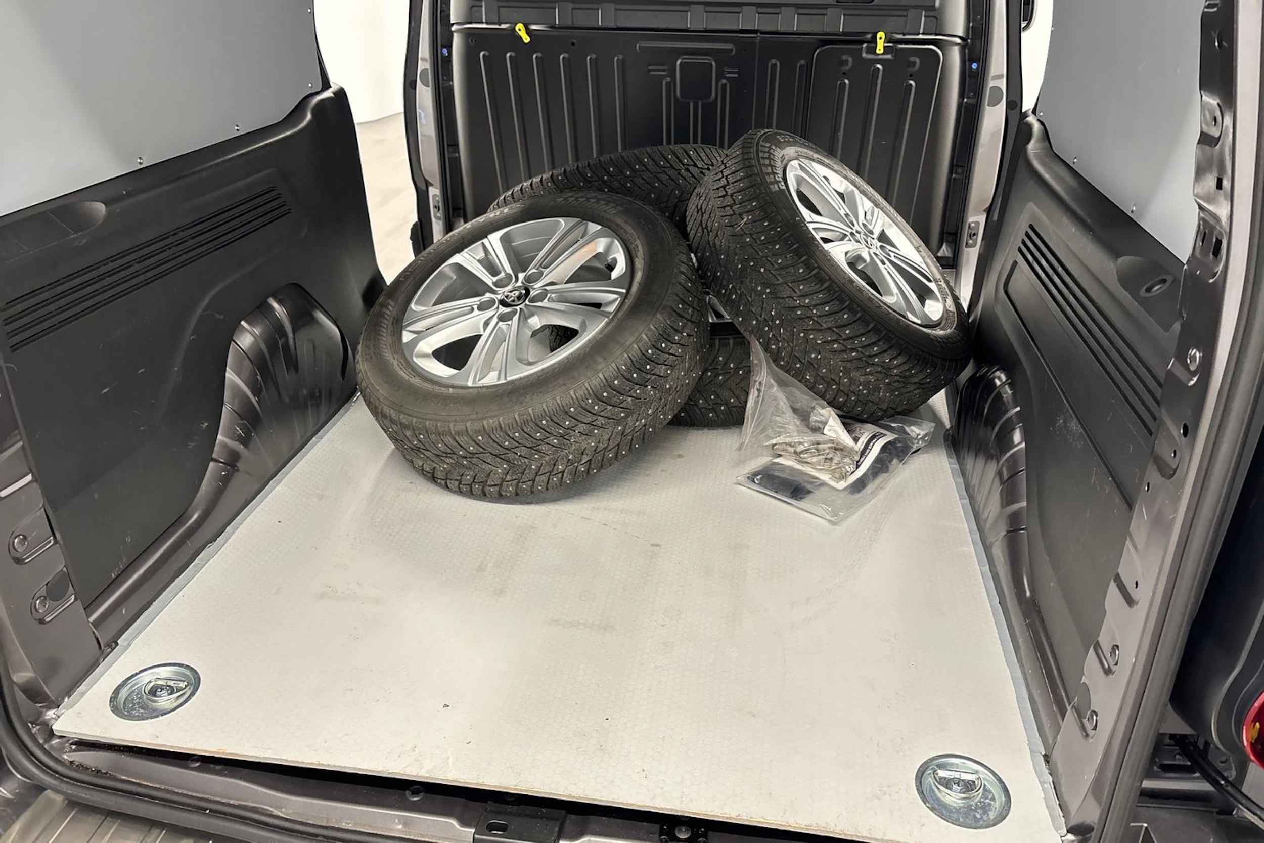 harmaa Toyota Proace CITY 2024 kuva 21.