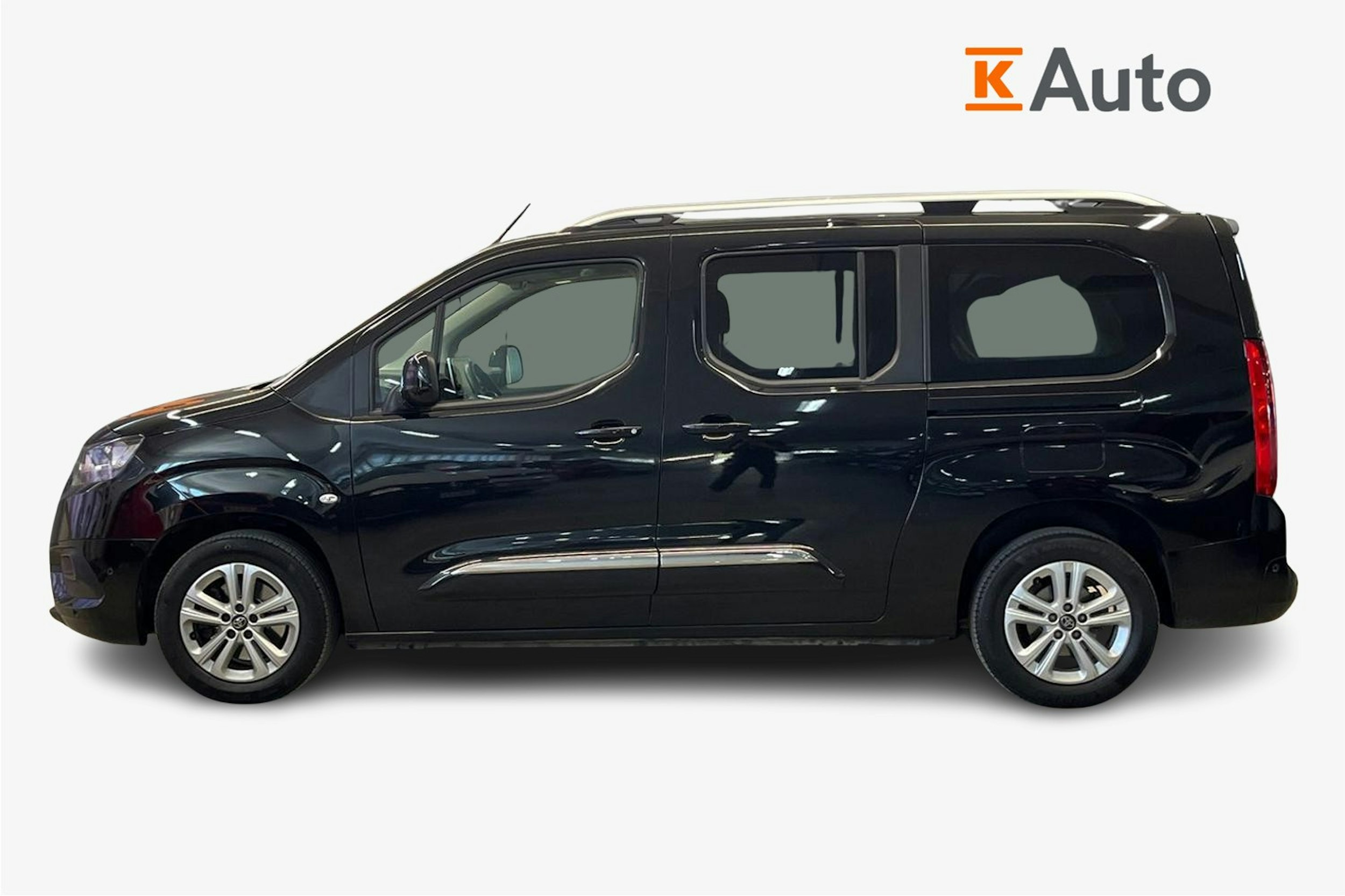 musta Toyota Proace CITY Verso 2020 kuva 6.