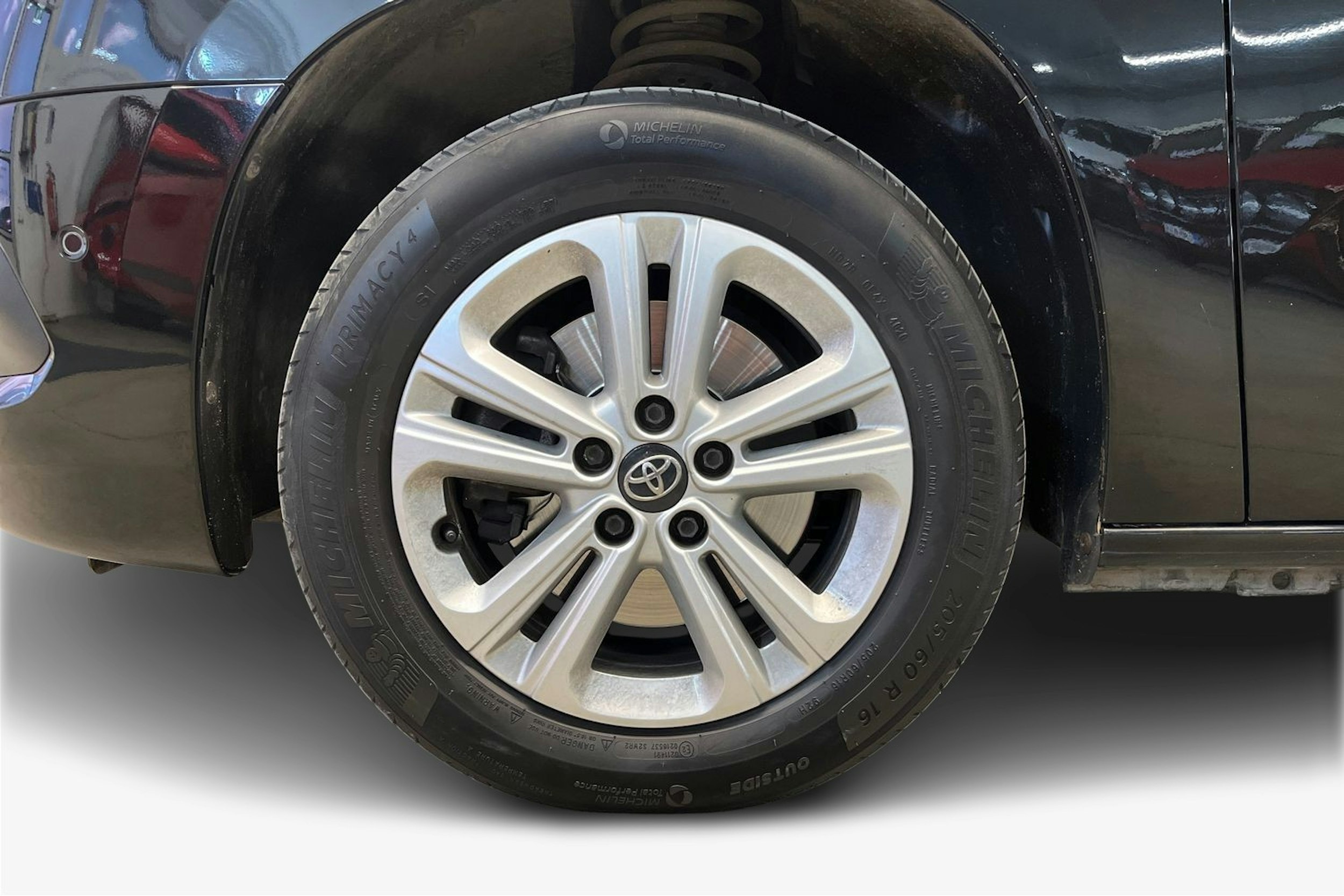musta Toyota Proace CITY Verso 2020 kuva 11.