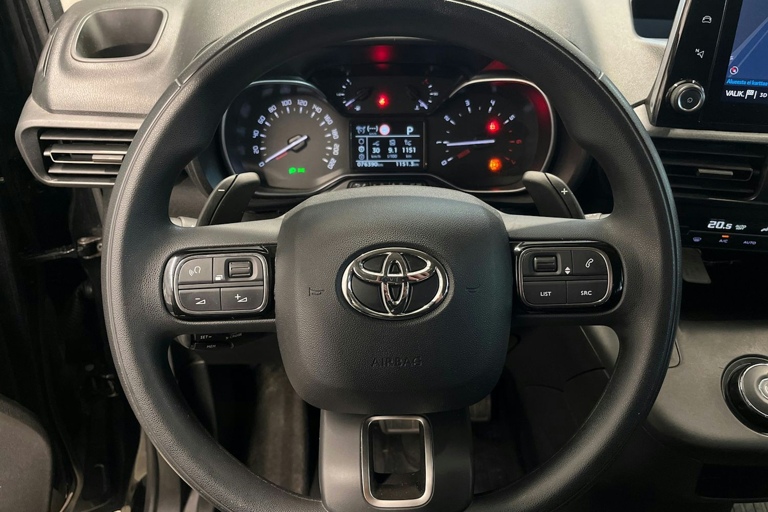 musta Toyota Proace CITY Verso 2020 kuva 15.