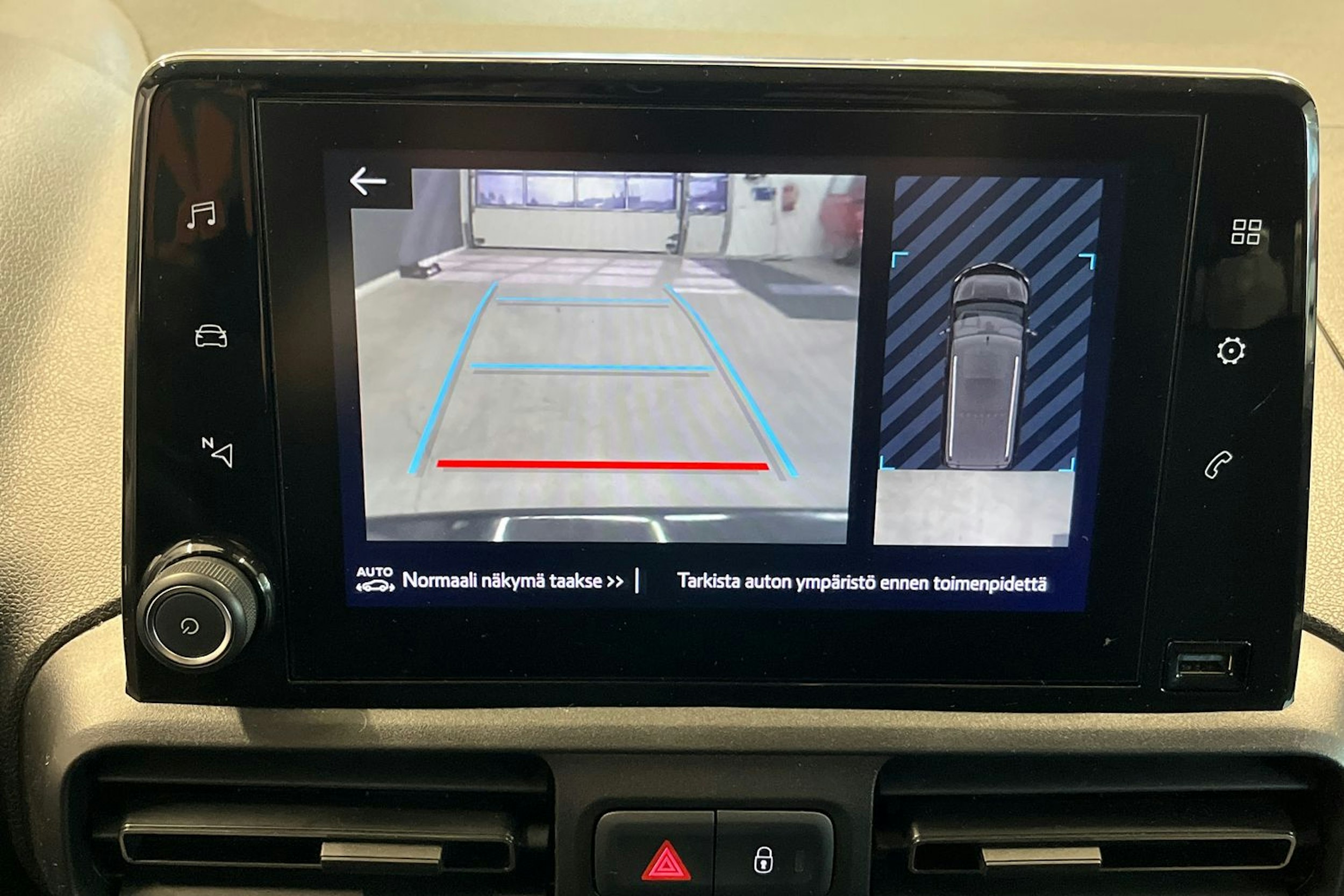 musta Toyota Proace CITY Verso 2020 kuva 19.