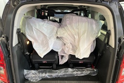 musta Toyota Proace CITY Verso 2020 kuva 21.