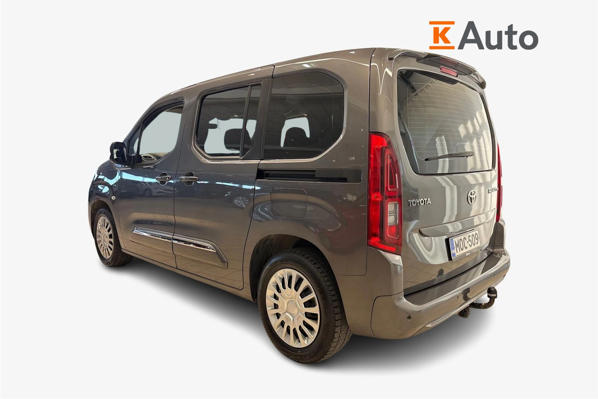 Harmaa Toyota Proace CITY Verso 2022 kuva 2.