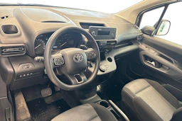 Harmaa Toyota Proace CITY Verso 2022 kuva 6.