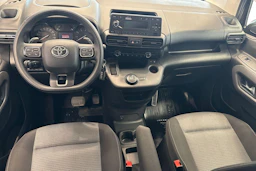 Harmaa Toyota Proace CITY Verso 2022 kuva 7.