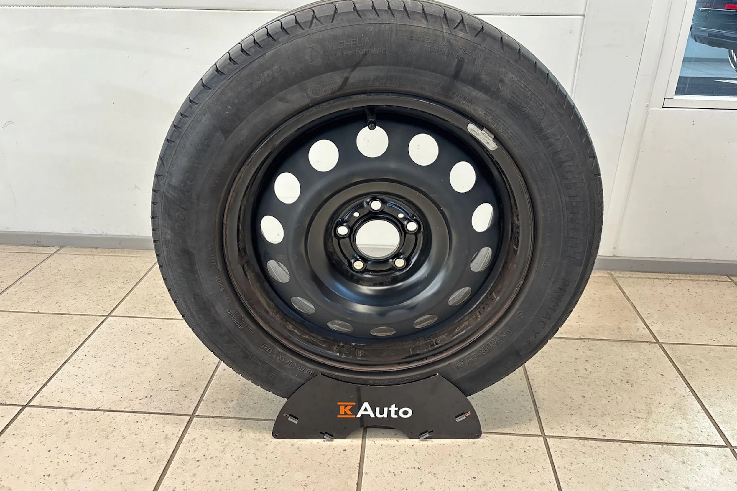 Harmaa Toyota Proace CITY Verso 2022 kuva 11.