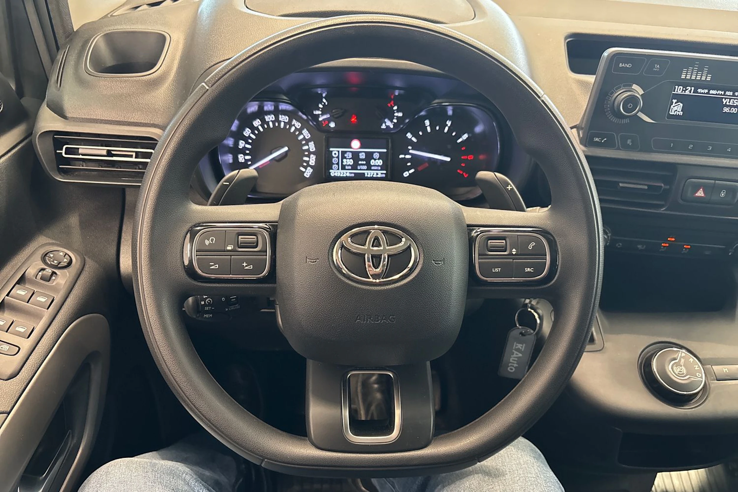 Harmaa Toyota Proace CITY Verso 2022 kuva 13.