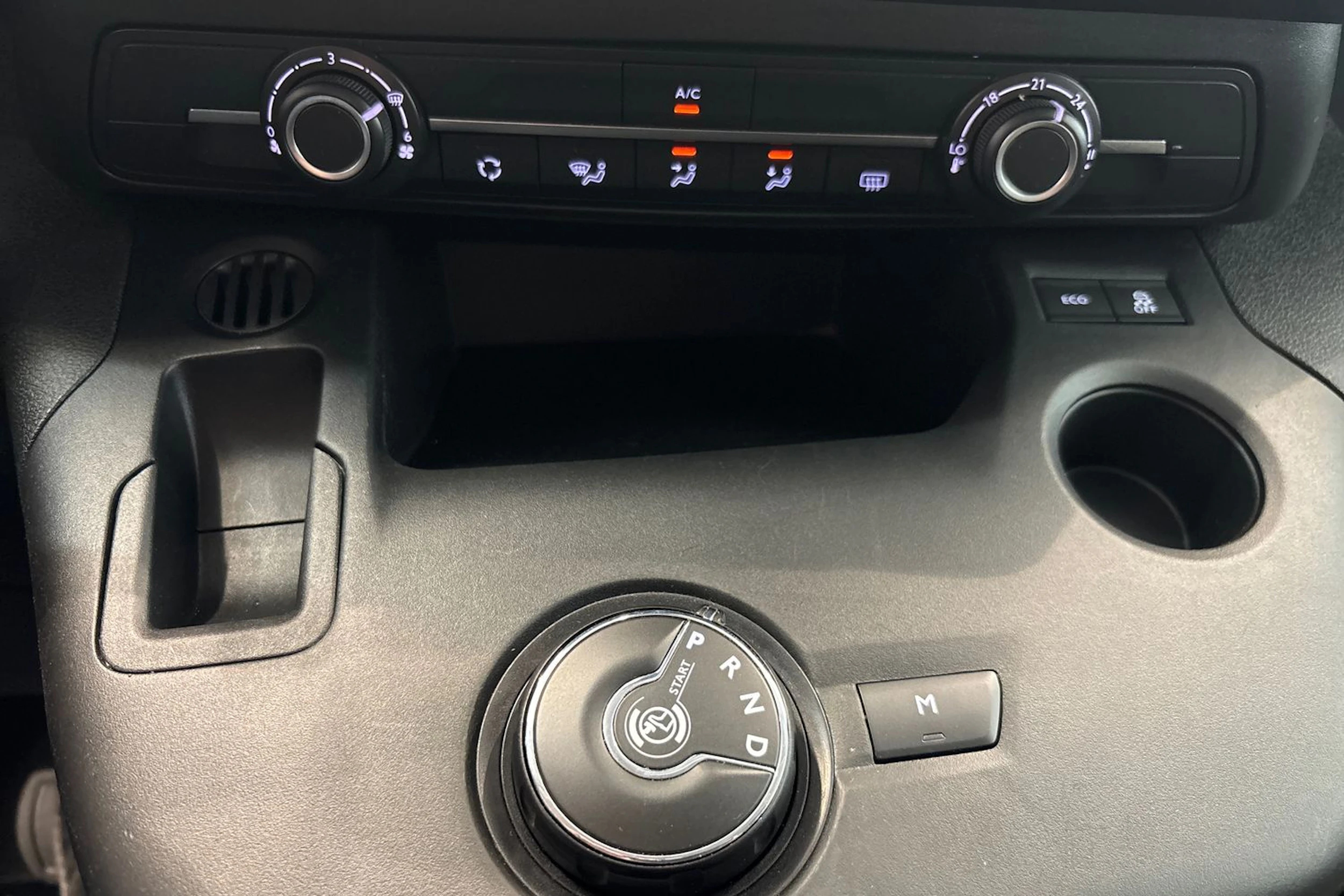 Harmaa Toyota Proace CITY Verso 2022 kuva 17.