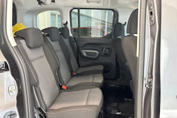 Harmaa Toyota Proace CITY Verso 2022 kuva 22.