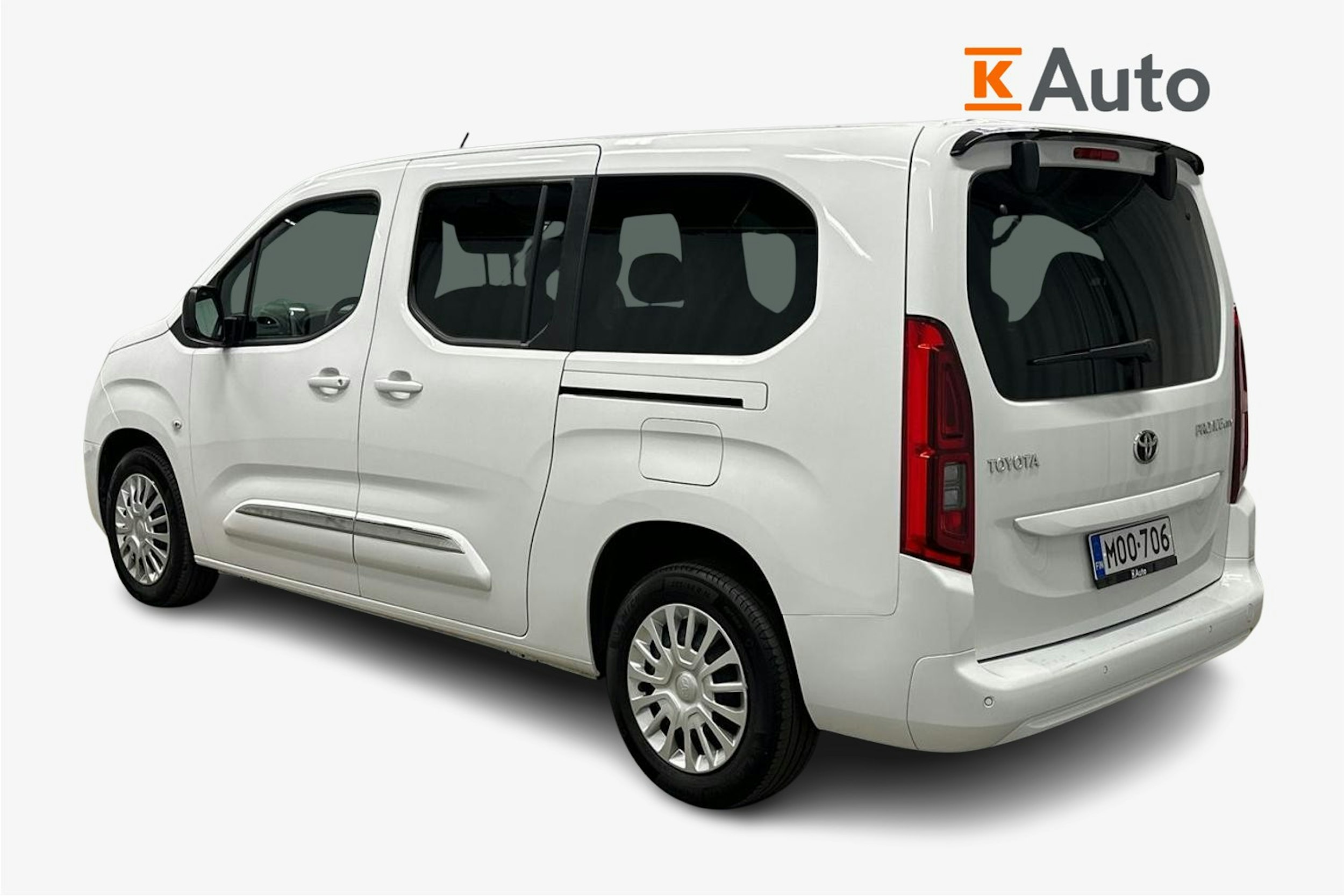 valkoinen Toyota Proace CITY Verso 2022 kuva 2.