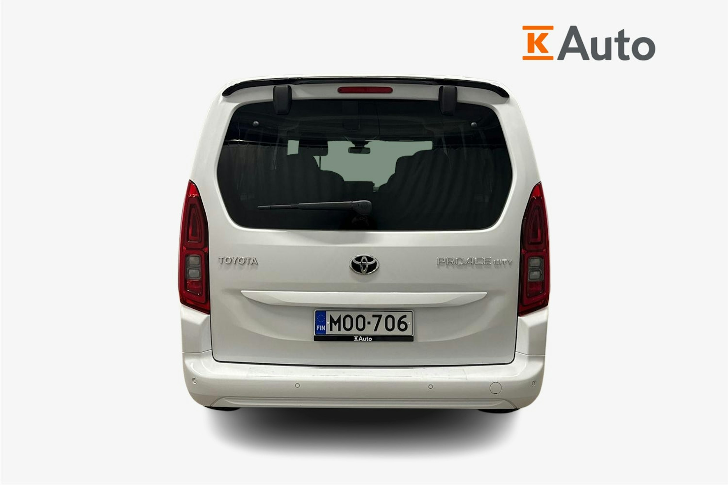 valkoinen Toyota Proace CITY Verso 2022 kuva 3.