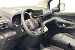 valkoinen Toyota Proace CITY Verso 2022 kuva 7.