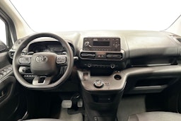 valkoinen Toyota Proace CITY Verso 2022 kuva 9.