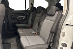 valkoinen Toyota Proace CITY Verso 2022 kuva 10.