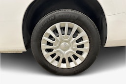 valkoinen Toyota Proace CITY Verso 2022 kuva 11.