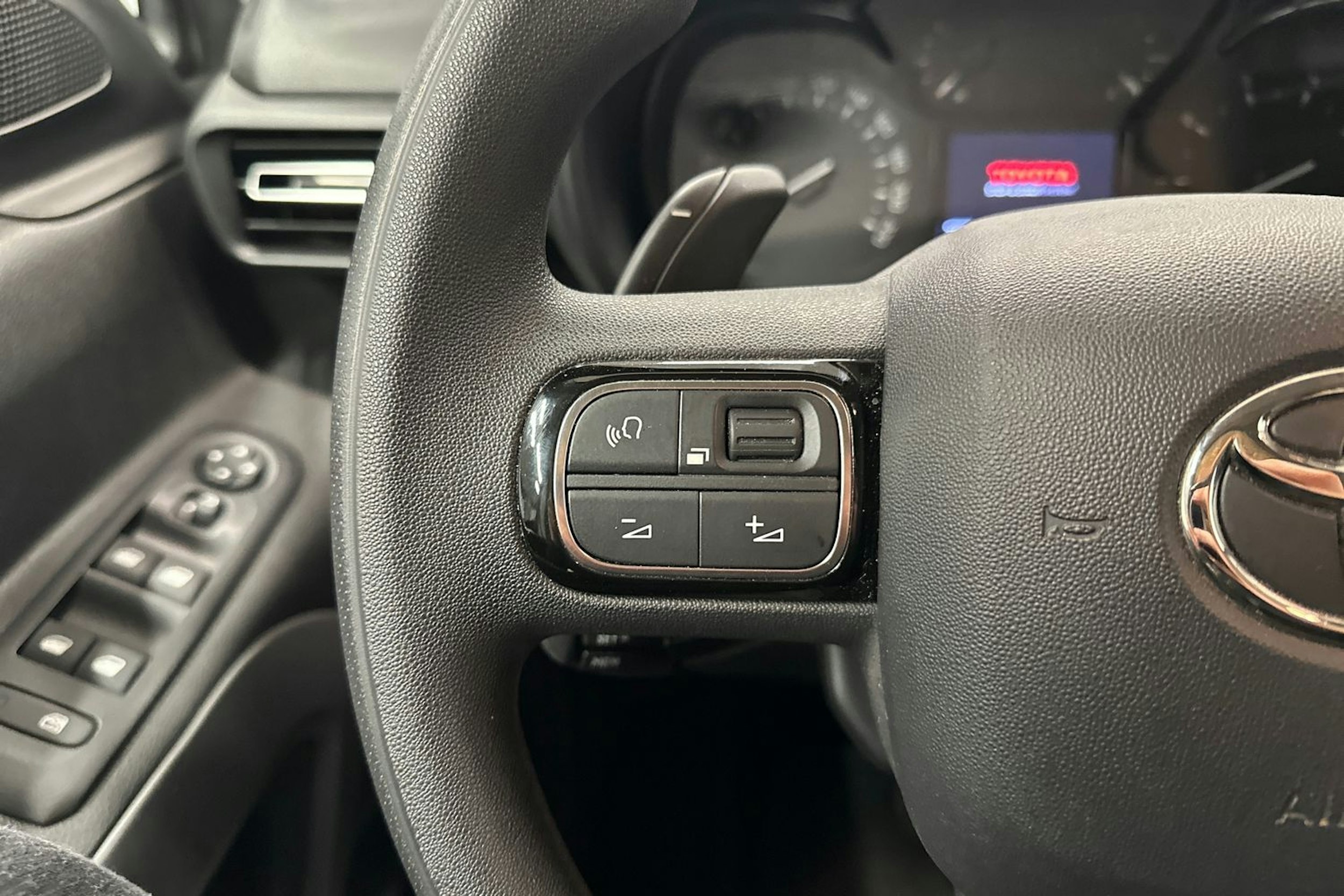 valkoinen Toyota Proace CITY Verso 2022 kuva 14.