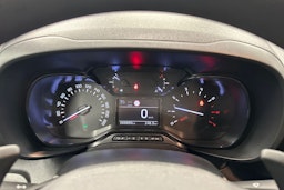 valkoinen Toyota Proace CITY Verso 2022 kuva 19.