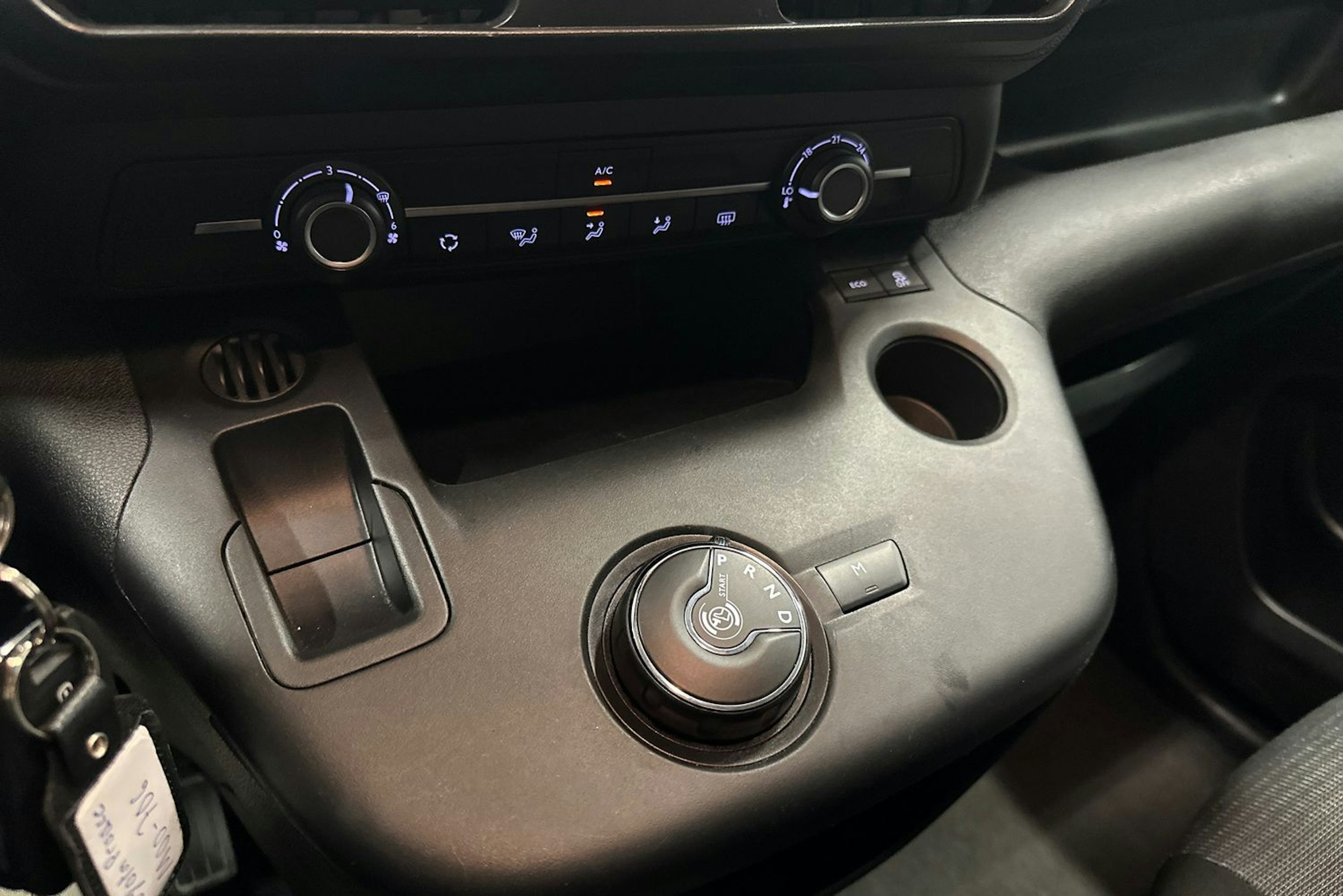 valkoinen Toyota Proace CITY Verso 2022 kuva 21.