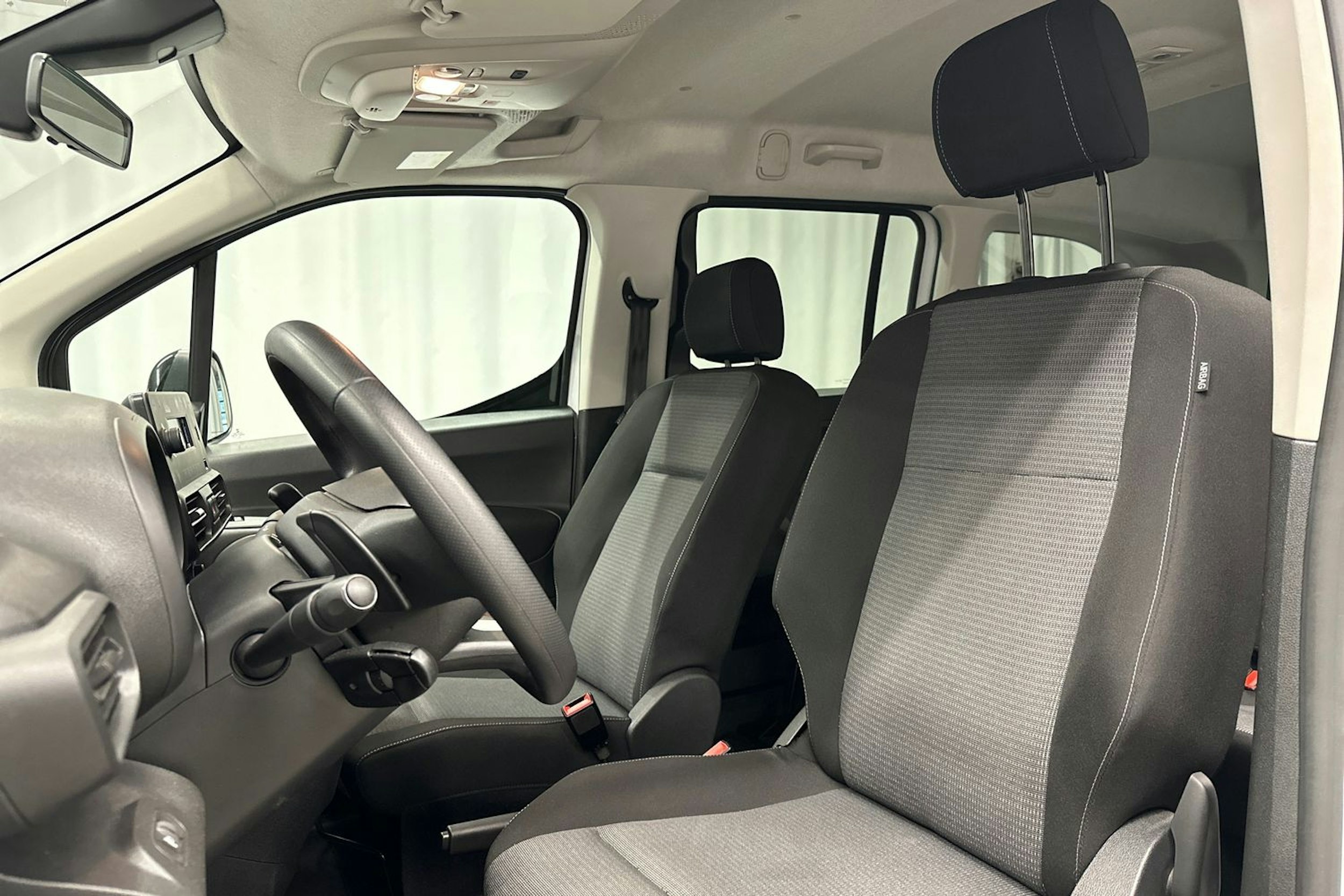 valkoinen Toyota Proace CITY Verso 2022 kuva 22.