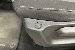 valkoinen Toyota Proace CITY Verso 2022 kuva 23.