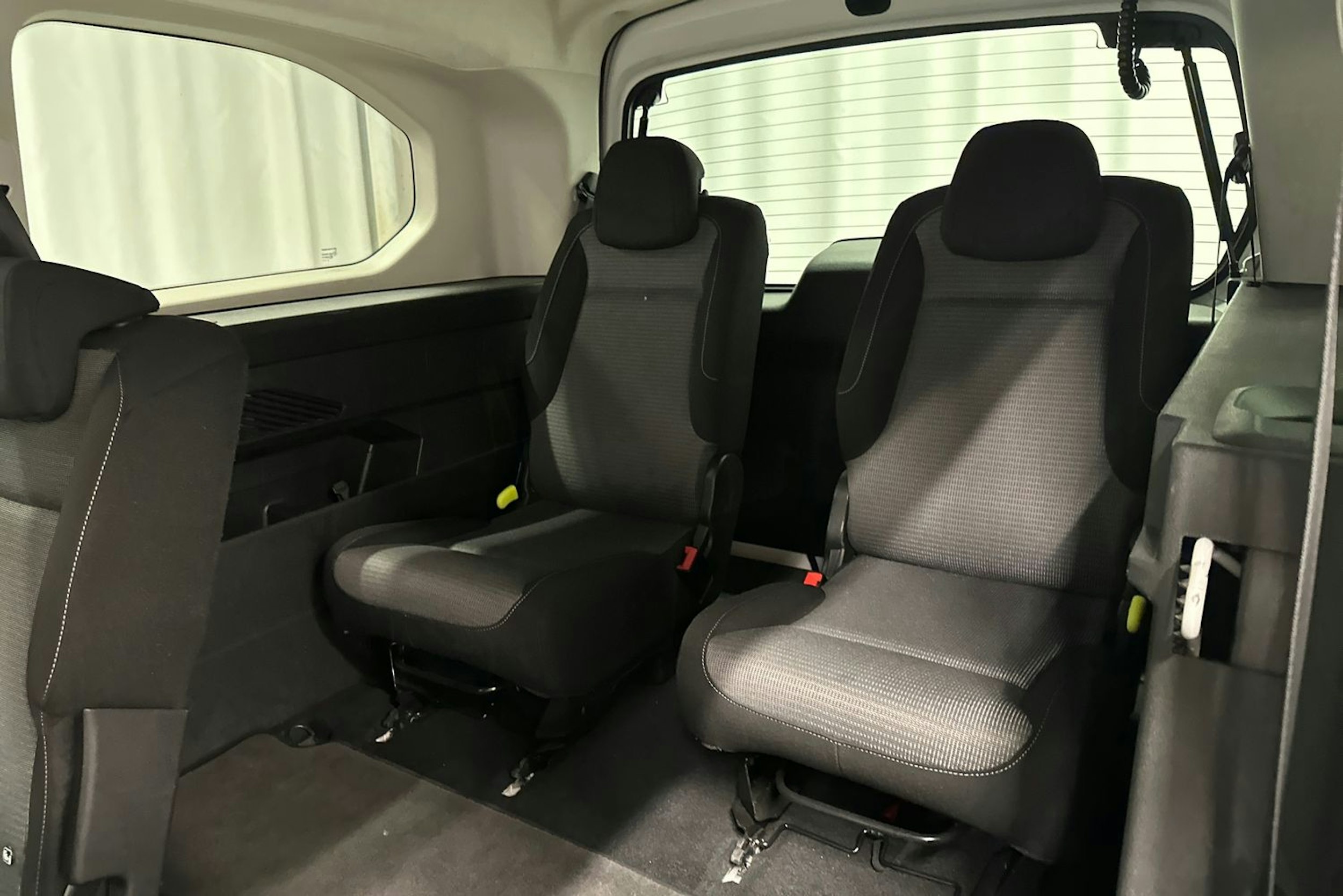 valkoinen Toyota Proace CITY Verso 2022 kuva 24.